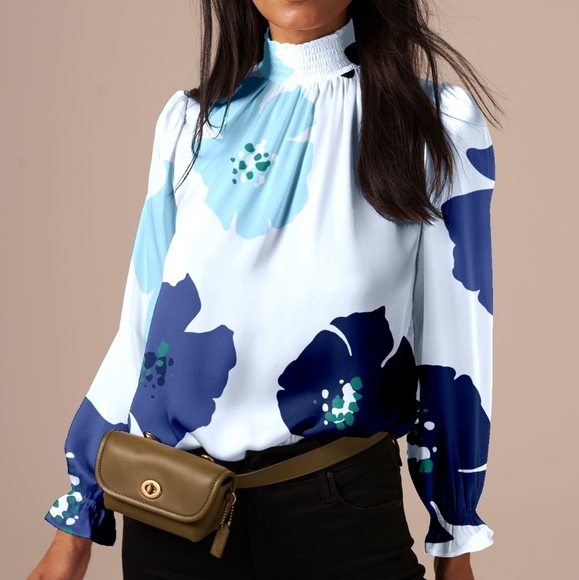 Tucker Stella Top Sapphire Poppies in Silk Crepe de Chine Baby Blue Floral Smock - Picture 2 of 2